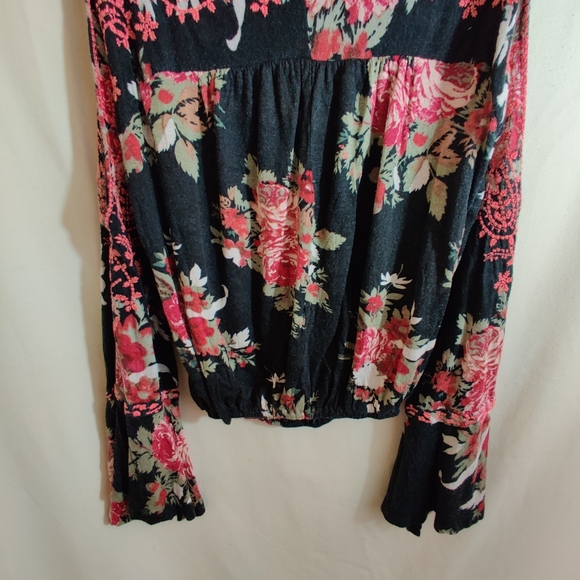 FREE PEOPLE Bainbridge Black & Red Floral Long Bell Sleeve High Neckline Shirt S - Picture 14 of 16